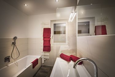 Bathroom Apartment Himbeere