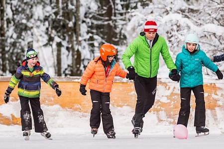 Eislaufen mit der Familie